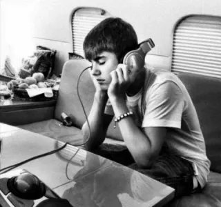 🖤 teen, music, headphones, listening, portrait, young telegram sticker