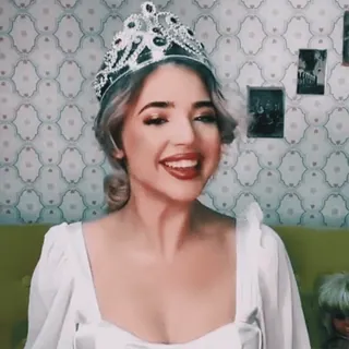 👸 mulher, rainha, coroa, retrato, beleza, garota, sorriso telegram sticker