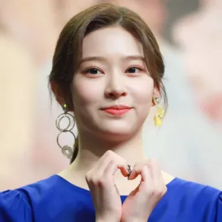 🛒 女性, 笑顔, ポートレート, イヤリング, 手ハート telegram sticker