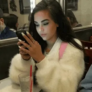 🍭 mujer, interior, selfie, teléfono, chica, persona, mirando teléfono telegram sticker