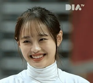 😫 DIA TV Frau, Lächeln, glücklich, Person, asiatisch, koreanisch, DIA TV telegram sticker