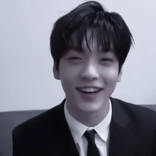 🫐 남자, 정장, 넥타이, 인물사진, kpop, 아이돌 telegram sticker