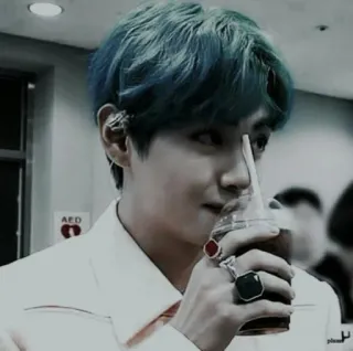 🥤 V человек, певец, мужчина, k-pop, айдол, V, Ким Тэхён, BTS telegram sticker