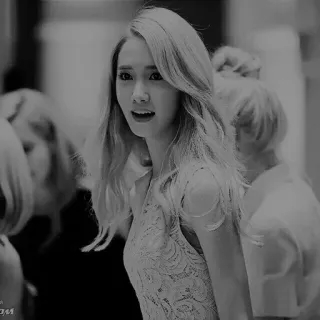 💮 kobieta, portret, monochromatyczny, dziewczyna, blondynka, moda telegram sticker