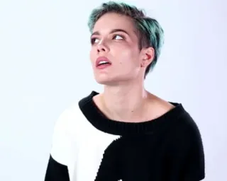 🍒 Halsey Halsey, cantora, celebridade, retrato, mulher, cabelo turquesa whatsapp sticker