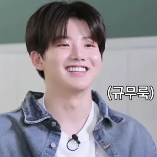 😁 규무룩 coreano, persona, sorridente, uomo, triste whatsapp sticker