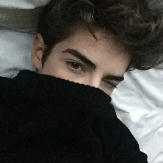😉 ritratto, uomo, adolescente, giovane, maglione, interno, persona telegram sticker