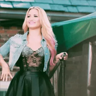 🌸 Demi Lovato Demi Lovato, penyanyi, bintang pop, aktris, pirang, rambut pink, perempuan whatsapp sticker