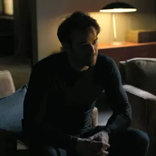 🥊 Matt Murdock Daredevil assis, homme, sombre, pensif whatsapp sticker