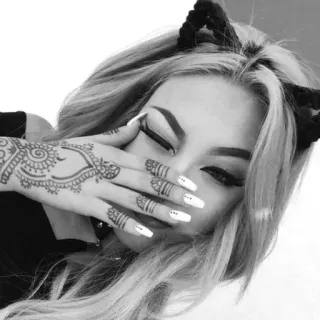 😉 mulher, retrato, orelhas de gato, mehendi, tatuagem, cabelo, preto e branco telegram sticker