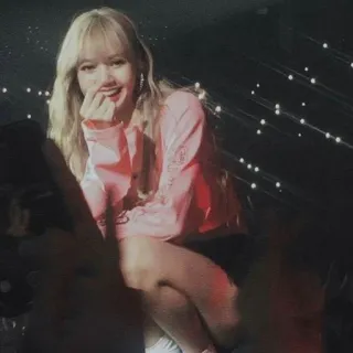 ♥️ Lisa kpop, ลิซ่า, นักร้อง, ผมบลอนด์, คอนเสิร์ต telegram sticker