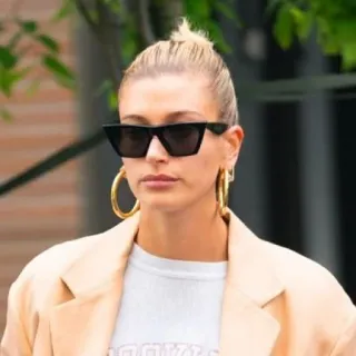 🛒 Hailey Bieber модель, солнцезащитные очки, знаменитость, мода, стиль telegram sticker