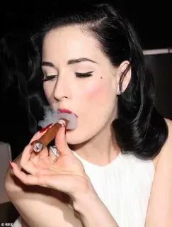 👁 Dita Von Teese Dita Von Teese, Zigarre, Rauchen, Vintage, Glamour, Burlesque, Schauspielerin telegram sticker