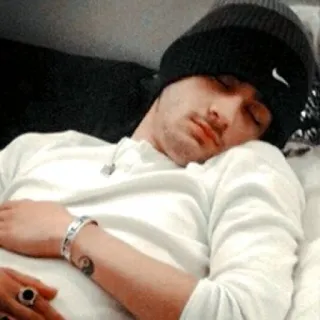 🔦 Zayn Malik slapen, beroemdheid, man, hoed, ontspannen telegram sticker