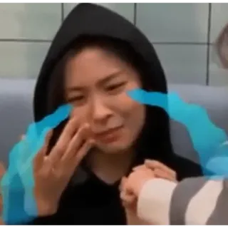 😭 weinen, traurig, tränen, frau, hoodie, verzweifelt, verärgert whatsapp sticker