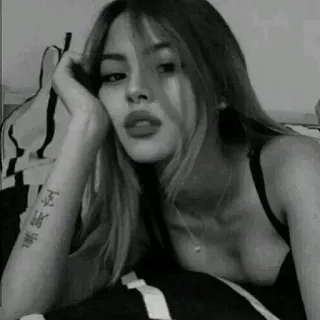 🖤 gadis, wanita, potret, dewasa muda, hitam putih, kamar tidur telegram sticker
