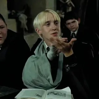 🐍 Draco Malfoy Harry Potter Draco Malfoy, Harry Potter, mago, magia, escena de película, Tom Felton whatsapp sticker