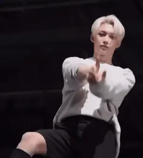 🔫 Person, Mann, Tänzer, Weißes Haar, Zeigen, Kpop telegram sticker