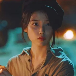 😶 femme, chapeau, portrait, sérieux/sérieuse, asiatique, IU, personne whatsapp sticker