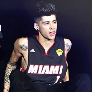 🔦 Zayn Malik MIAMI persoon, zanger, tatoeage, man, basketbalshirt telegram sticker