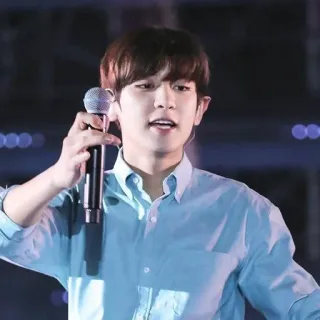 🐻 chanteur, micro, performance, concert, idole, k-pop telegram sticker