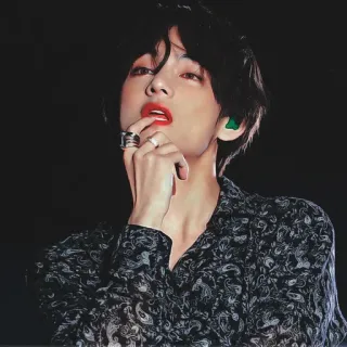🐯 V (Kim Taehyung) kpop, bts, v, kim taehyung, penyanyi, idola telegram sticker