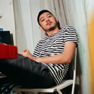 🧐 whatsapp sticker
