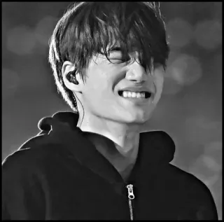 🌑 男人, 汗, 连帽衫, 人, 黑白, 头像, 微笑 telegram sticker