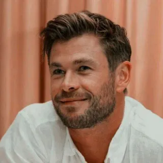 😊 Chris Hemsworth attore, celebrità, ritratto, uomo, bello, persona telegram sticker