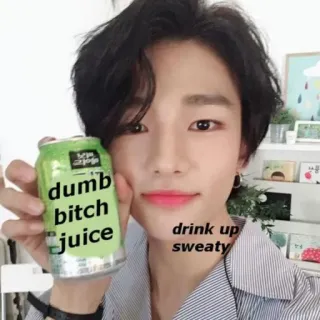 🍕 dumb bitch juice, drink up sweaty ミーム, 飲み物, 攻撃的, スラング whatsapp sticker