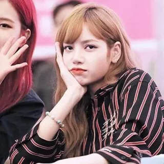🤔 Lisa Лиса, Blackpink, певица, K-pop, айдол, женщина telegram sticker