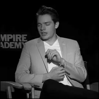 🍺 EMPIRE ACADEMY homem, terno, ator, entrevista, celebridade telegram sticker