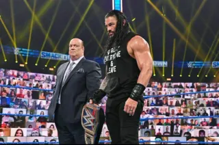 😡 Roman Reigns WWE SmackDown Wrestling, Sport, Unterhaltung, Paul Heyman, Roman Reigns whatsapp sticker