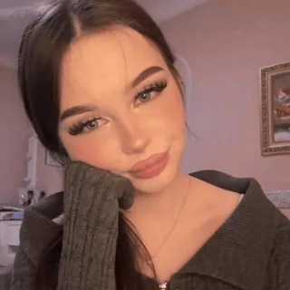 🧺 @wallgif girl, selfie, portrait, aesthetic, pretty, young woman, makeup telegram sticker
