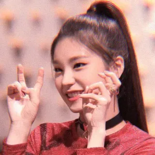 🍬 Frau, Friedenszeichen, Asiatisch, Kpop, Schönheit, Lächeln telegram sticker