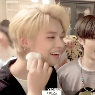 🀄 Yeonjun YEONJUN
여주 人物, 男性, 韩国, 歌手, 名人, 偶像, 流行明星 whatsapp sticker
