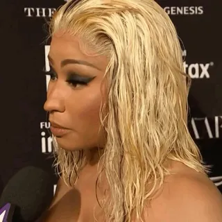 🍣 Nicki Minaj chanteur, rappeur, célébrité, femme, cheveux blonds telegram sticker