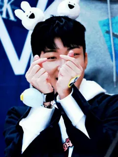 ✔️ person, man, finger heart, love sign, k-pop, idol whatsapp sticker