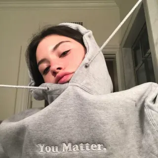💒 You Matter. Hoodie, Mädchen, Porträt, Du bist wichtig, Positive Botschaft, Junge Frau, Innenbereich, Kleidung telegram sticker