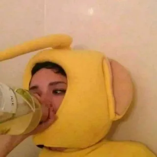 💛 Teletubbies, màu vàng, trang phục, uống rượu, rượu telegram sticker