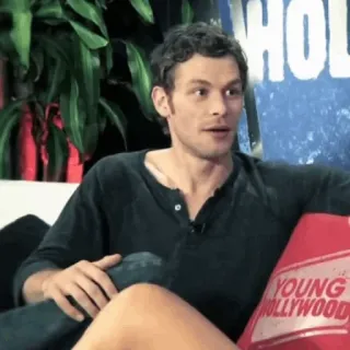 📰 YOUNG HOLLYWOOD jeune hollywood, célébrité, interview, acteur telegram sticker