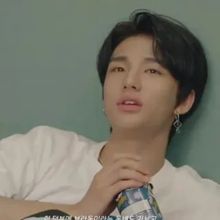 🤔 홀덤부에 보라돌이라는 똥도 가보고 Person, Mann, Koreanisch, Porträt, Asiatisch, Männlich, Kpop, Idol whatsapp sticker