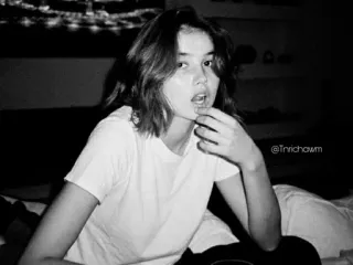 🗞 @Tnrichowm woman, portrait, black and white, indoors, casual, person telegram sticker