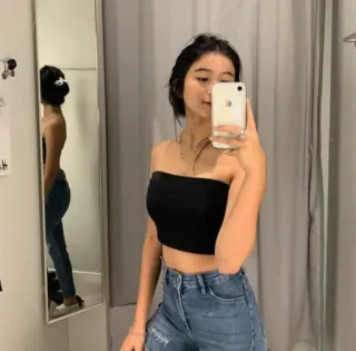 🌸 mulher, selfie, top tomara que caia, jeans, espelho, provador telegram sticker