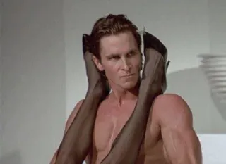 👨‍🏫 Patrick Bateman American Psycho American Psycho, Patrick Bateman, Gewalt, Horror, 80er, Geschäftsmann, Serienmörder, oberkörperfrei telegram sticker