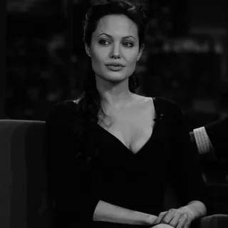 🗻 Angelina Jolie Attrice, Star del cinema, Celebrità, Ritratto, Bianco e nero telegram sticker