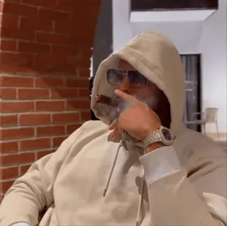 🚬 Mann, Zigarre, Rauchen, Sonnenbrille, Hoodie, Luxus, teure Uhr whatsapp sticker