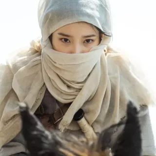 👀 femme, foulard, portrait, yeux, désert, vêtement traditionnel, moyen-orient whatsapp sticker