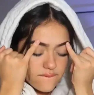 😡 garota, mulher, dedo do meio, gesto, ofensivo, adolescente, com capuz, roupão telegram sticker