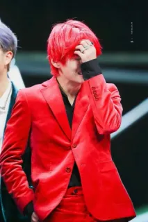 😔 V Kpop, tóc đỏ, áo vest đỏ, Thần tượng, Ca sĩ, BTS, Taehyung telegram sticker